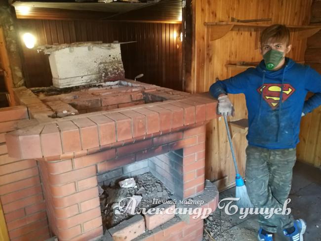 Демонтаж банной печи с камином